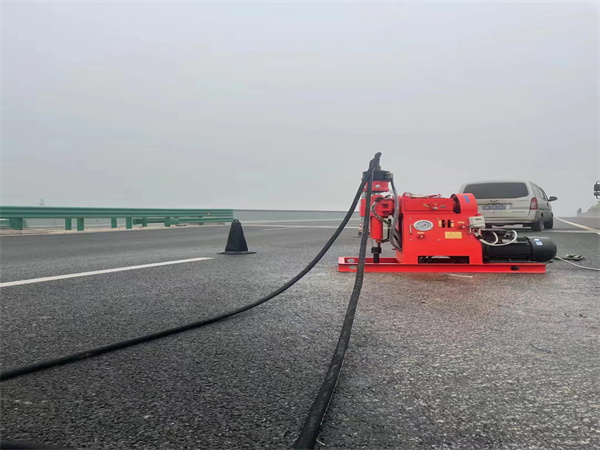 福绵马路路基路面开裂下沉注浆加固灌浆